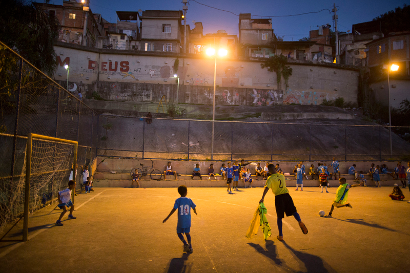 Illustration for article titled Gallery: In The Shadow Of Rio's Maracana Stadium
